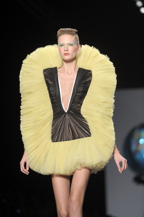Viktor &amp; Rolf Spring 2010 - today and tomorrow